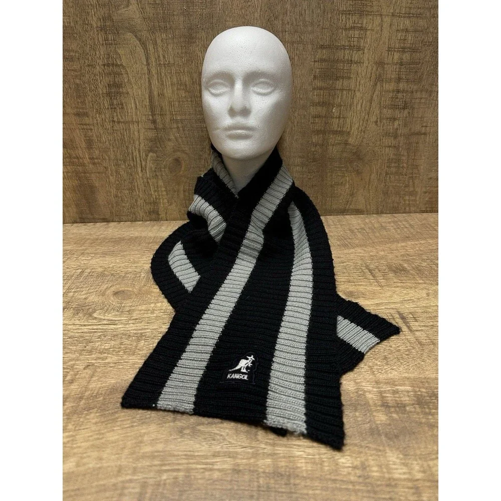 Kangol wool and acrylic blend chunky knit black and gray scarf